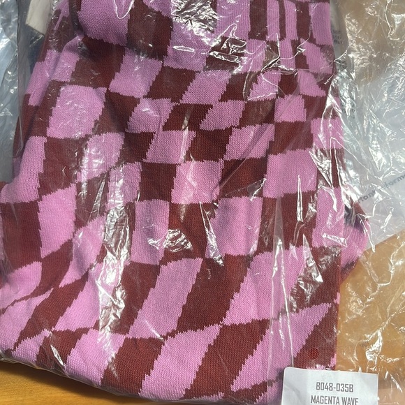 NWT DAYDREAMER Abstract Retro Checkered Magenta Wave Knit Pull On Pants - Picture 5 of 5